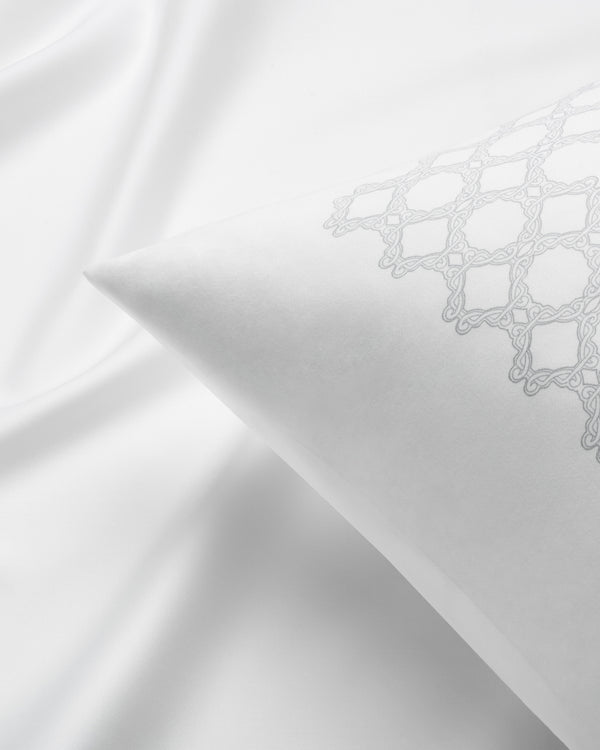 Mako-Satin Bettwäsche 155x220 cm, weich, atmungsaktiv und strapazierfähig.